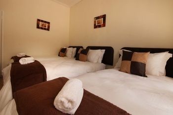 Four On Faure Apartment Knysna Bagian luar foto
