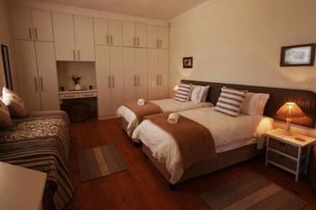 Four On Faure Apartment Knysna Bagian luar foto