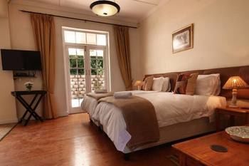 Four On Faure Apartment Knysna Bagian luar foto