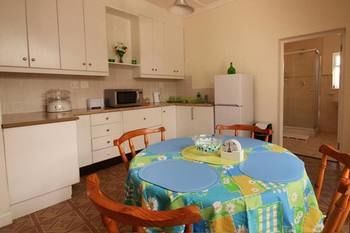 Four On Faure Apartment Knysna Bagian luar foto
