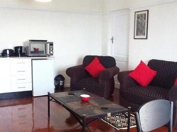 Four On Faure Apartment Knysna Bagian luar foto